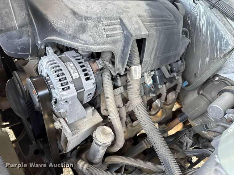 image for item EN4552 2015 Chevrolet Silverado 2500HD Crew Cab pickup truck