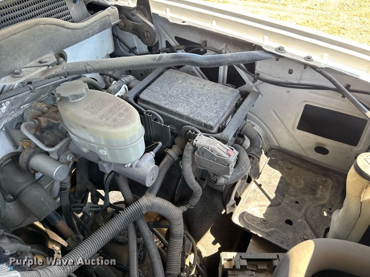 image for item EN4552 2015 Chevrolet Silverado 2500HD Crew Cab pickup truck