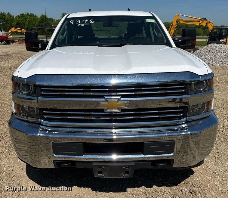 image for item EN4553 2015 Chevrolet Silverado 2500HD Crew Cab pickup truck