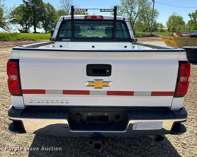 image for item EN4553 2015 Chevrolet Silverado 2500HD Crew Cab pickup truck