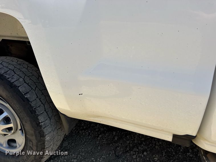 image for item EN4553 2015 Chevrolet Silverado 2500HD Crew Cab pickup truck