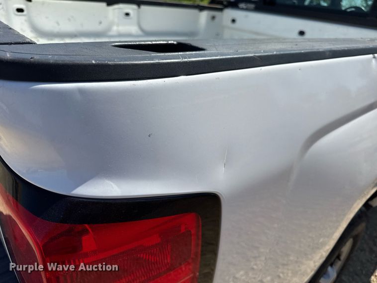 image for item EN4553 2015 Chevrolet Silverado 2500HD Crew Cab pickup truck