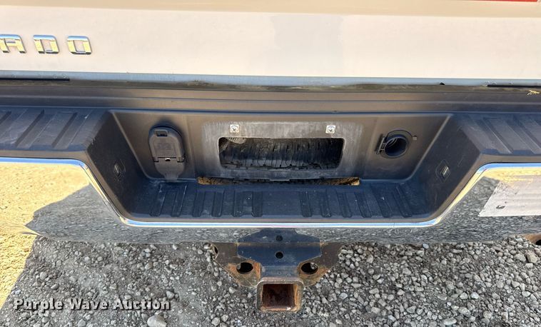 image for item EN4553 2015 Chevrolet Silverado 2500HD Crew Cab pickup truck