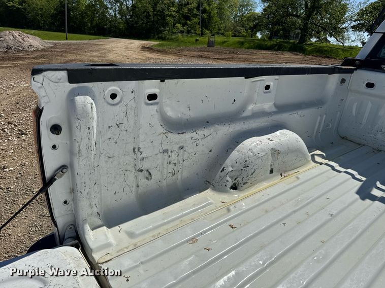 image for item EN4553 2015 Chevrolet Silverado 2500HD Crew Cab pickup truck