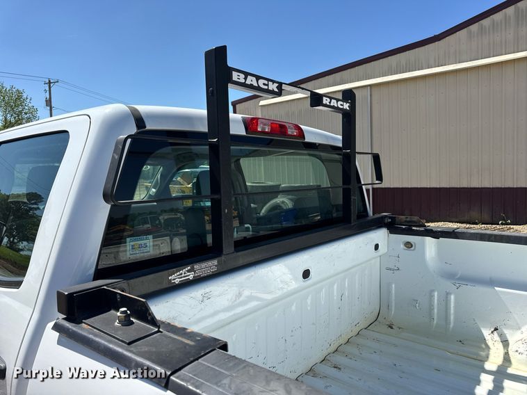 image for item EN4553 2015 Chevrolet Silverado 2500HD Crew Cab pickup truck