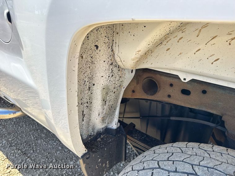 image for item EN4553 2015 Chevrolet Silverado 2500HD Crew Cab pickup truck