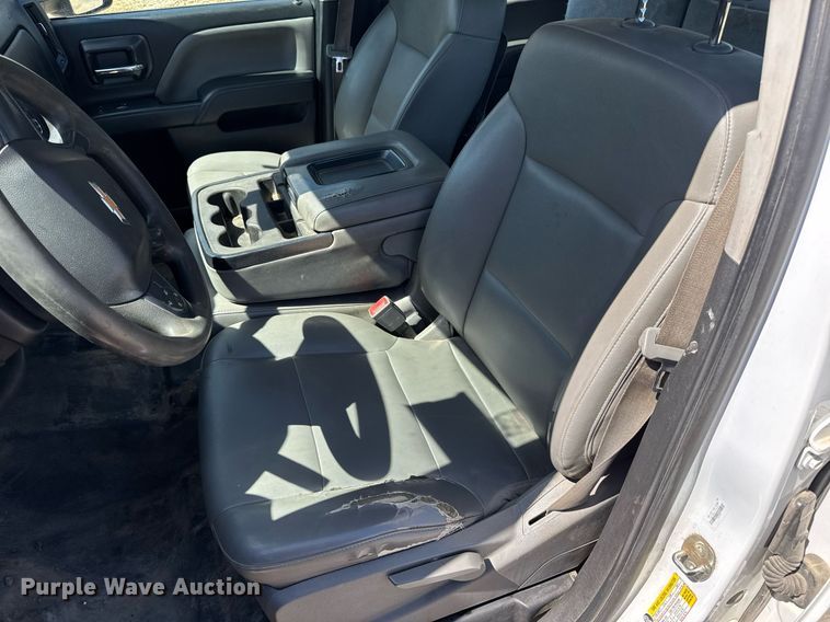 image for item EN4553 2015 Chevrolet Silverado 2500HD Crew Cab pickup truck