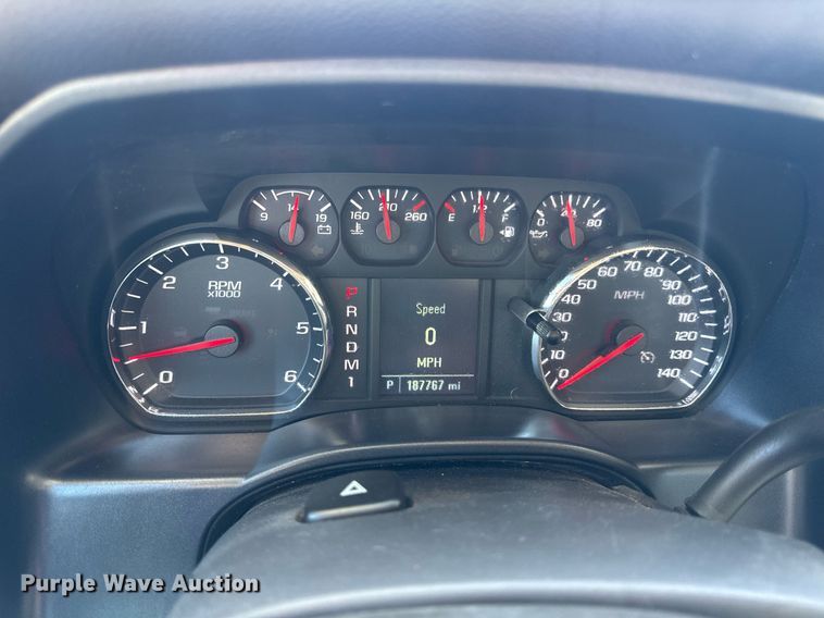 image for item EN4553 2015 Chevrolet Silverado 2500HD Crew Cab pickup truck