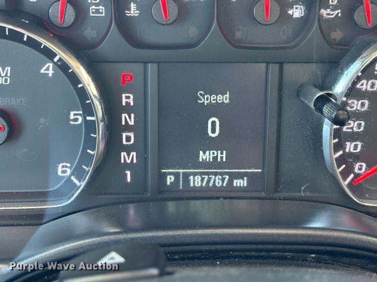 image for item EN4553 2015 Chevrolet Silverado 2500HD Crew Cab pickup truck