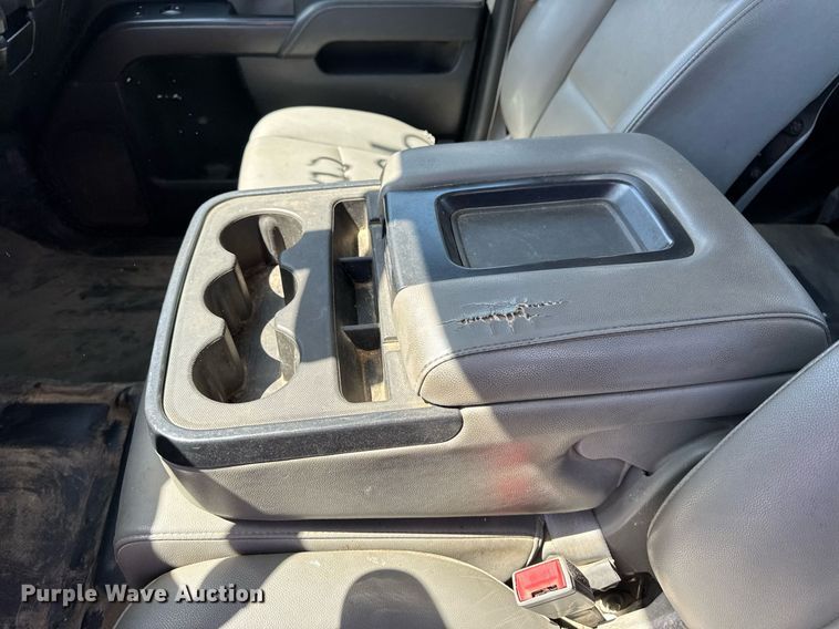 image for item EN4553 2015 Chevrolet Silverado 2500HD Crew Cab pickup truck