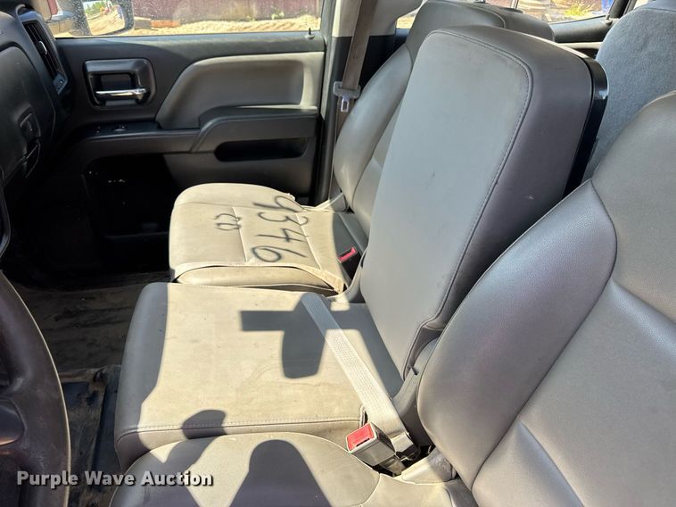 image for item EN4553 2015 Chevrolet Silverado 2500HD Crew Cab pickup truck