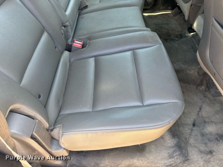 image for item EN4553 2015 Chevrolet Silverado 2500HD Crew Cab pickup truck