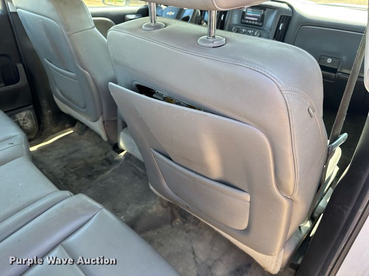 image for item EN4553 2015 Chevrolet Silverado 2500HD Crew Cab pickup truck