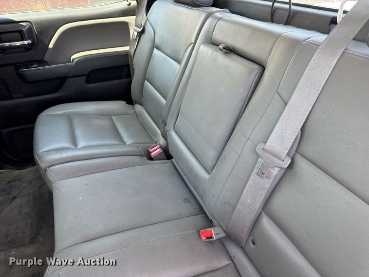 image for item EN4553 2015 Chevrolet Silverado 2500HD Crew Cab pickup truck