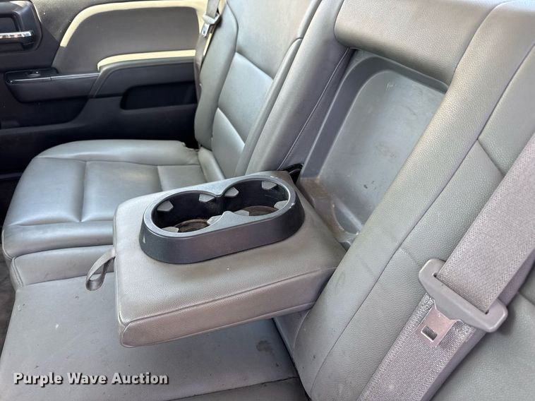 image for item EN4553 2015 Chevrolet Silverado 2500HD Crew Cab pickup truck