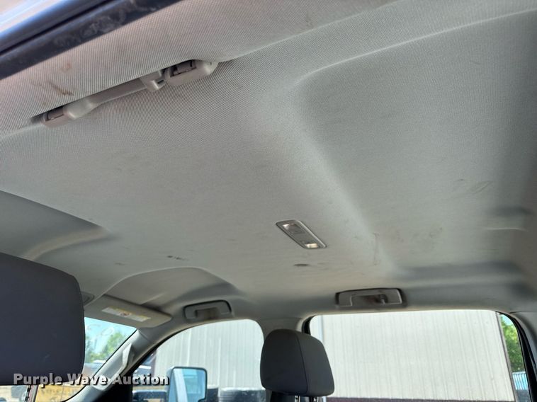 image for item EN4553 2015 Chevrolet Silverado 2500HD Crew Cab pickup truck