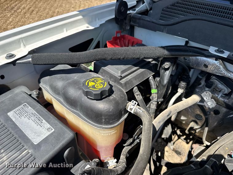 image for item EN4553 2015 Chevrolet Silverado 2500HD Crew Cab pickup truck