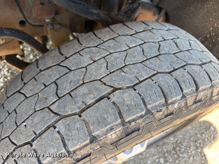 image for item EN4553 2015 Chevrolet Silverado 2500HD Crew Cab pickup truck