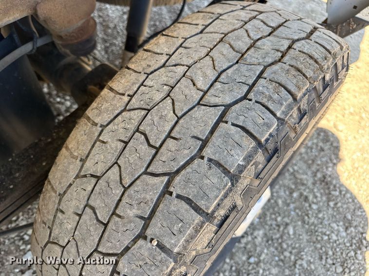 image for item EN4553 2015 Chevrolet Silverado 2500HD Crew Cab pickup truck