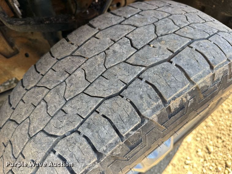 image for item EN4553 2015 Chevrolet Silverado 2500HD Crew Cab pickup truck