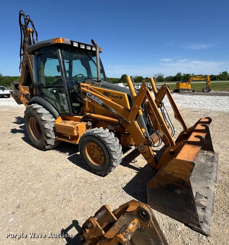 image for item EN4557 2004 Case 590 Super M Series 2 backhoe