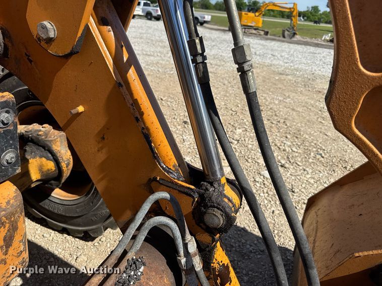 image for item EN4557 2004 Case 590 Super M Series 2 backhoe