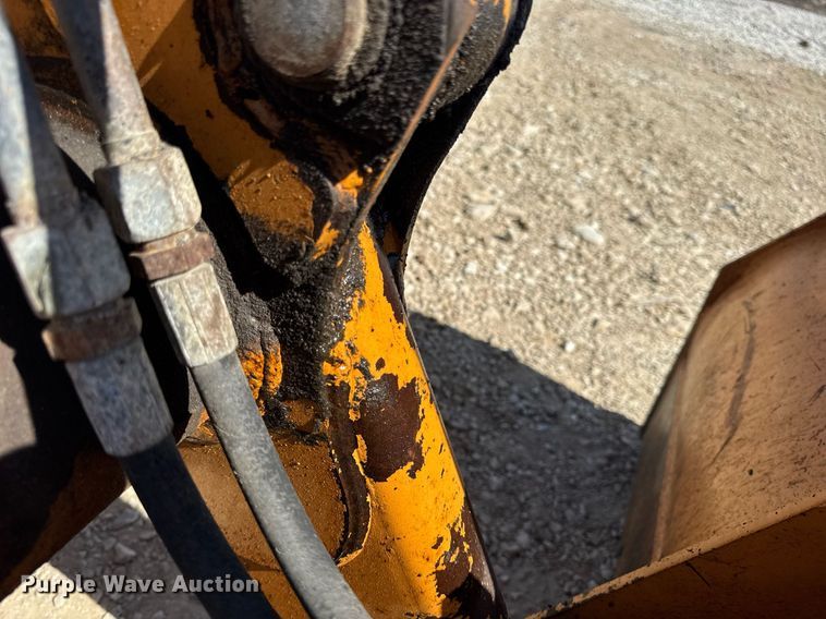 image for item EN4557 2004 Case 590 Super M Series 2 backhoe