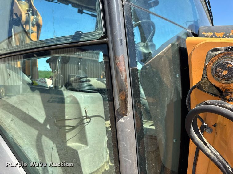 image for item EN4557 2004 Case 590 Super M Series 2 backhoe