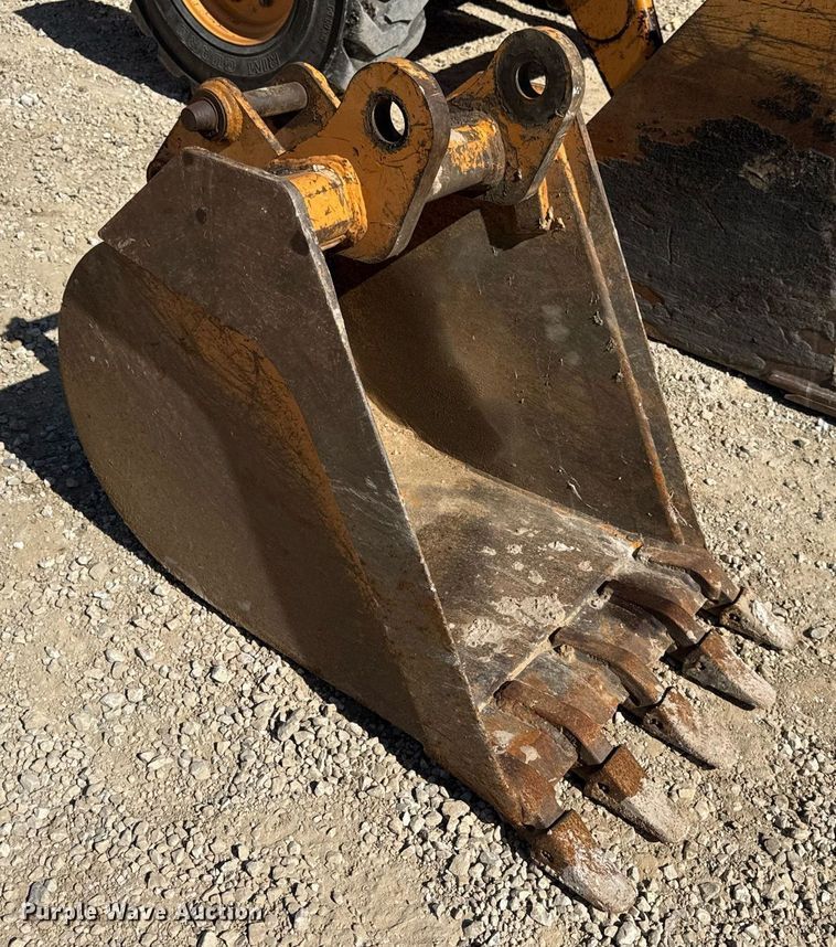 image for item EN4557 2004 Case 590 Super M Series 2 backhoe