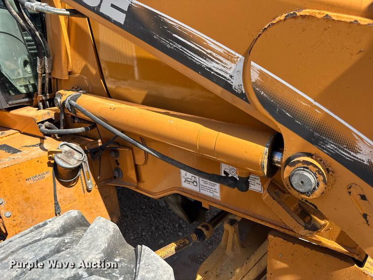 image for item EN4557 2004 Case 590 Super M Series 2 backhoe