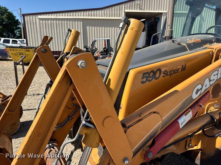 image for item EN4557 2004 Case 590 Super M Series 2 backhoe