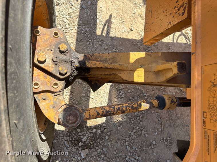 image for item EN4557 2004 Case 590 Super M Series 2 backhoe