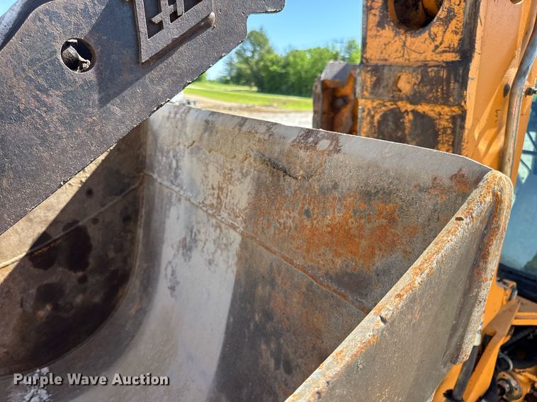 image for item EN4557 2004 Case 590 Super M Series 2 backhoe