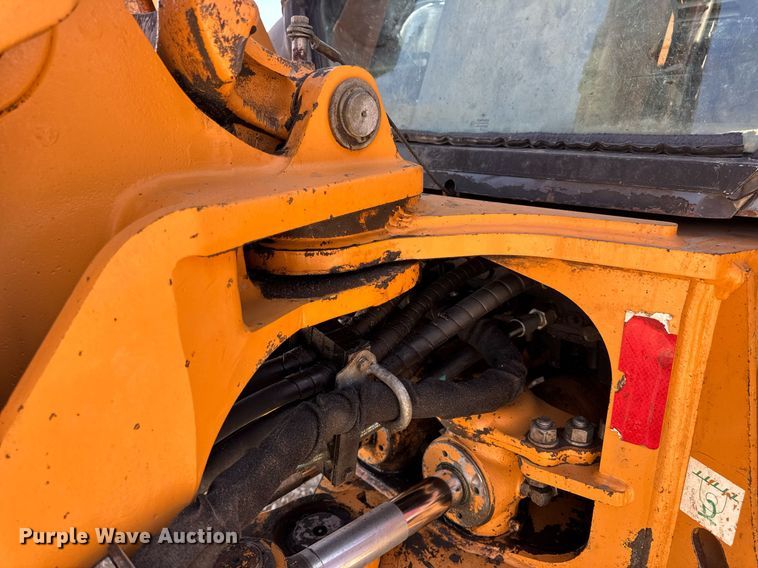 image for item EN4557 2004 Case 590 Super M Series 2 backhoe