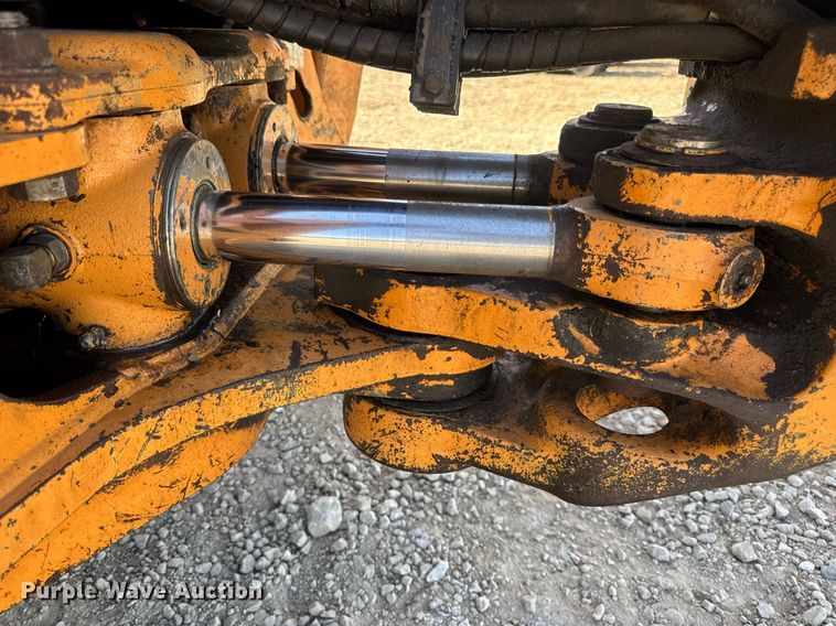 image for item EN4557 2004 Case 590 Super M Series 2 backhoe