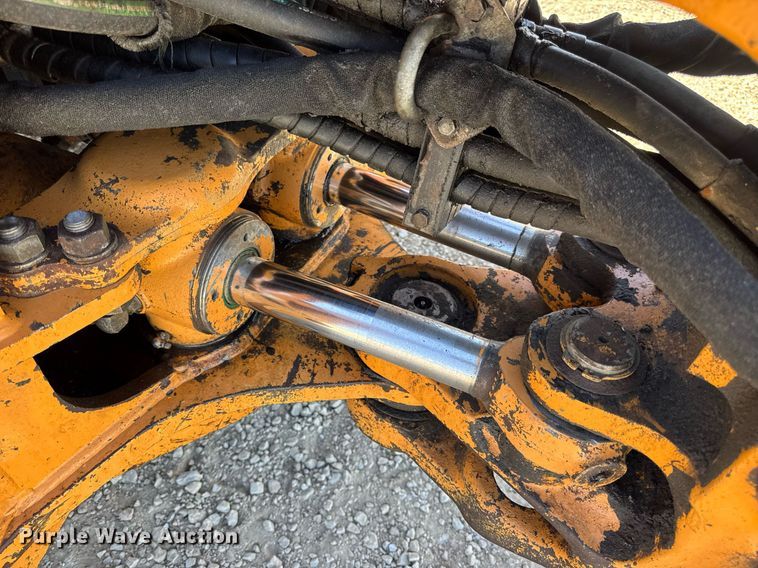 image for item EN4557 2004 Case 590 Super M Series 2 backhoe