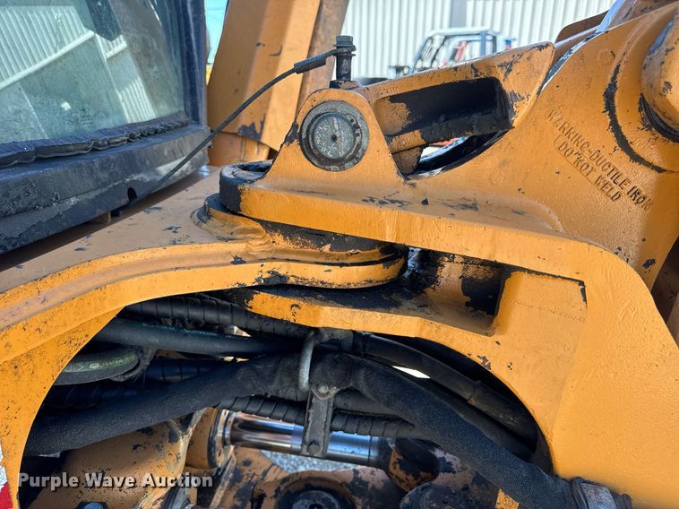 image for item EN4557 2004 Case 590 Super M Series 2 backhoe