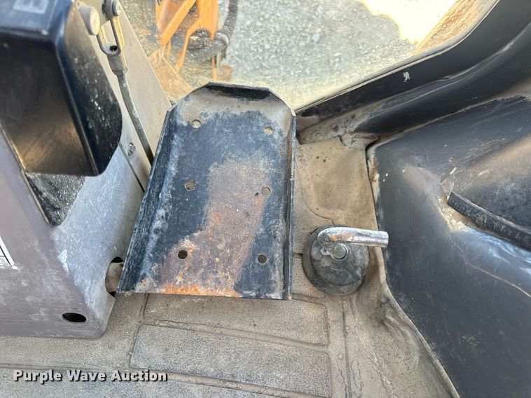 image for item EN4557 2004 Case 590 Super M Series 2 backhoe