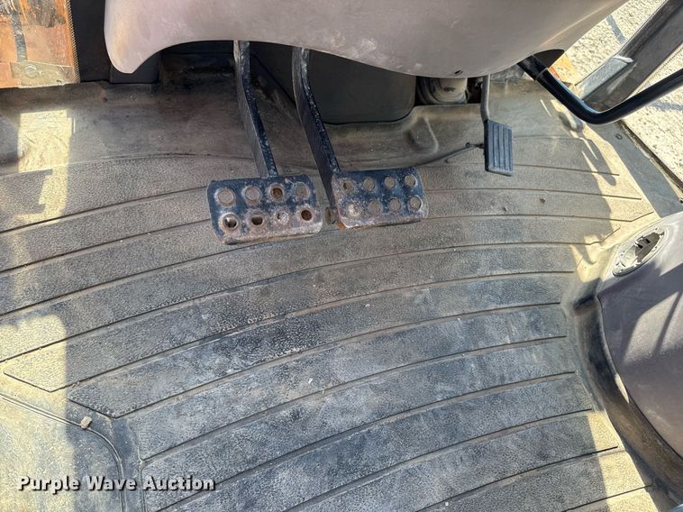 image for item EN4557 2004 Case 590 Super M Series 2 backhoe