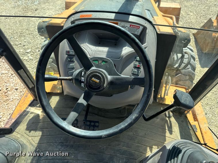 image for item EN4557 2004 Case 590 Super M Series 2 backhoe