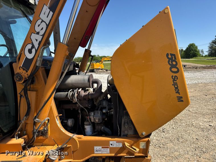image for item EN4557 2004 Case 590 Super M Series 2 backhoe