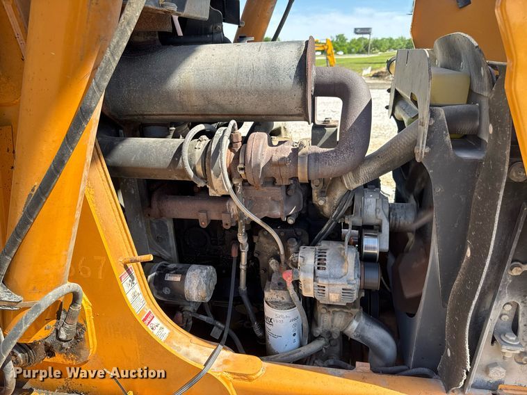 image for item EN4557 2004 Case 590 Super M Series 2 backhoe