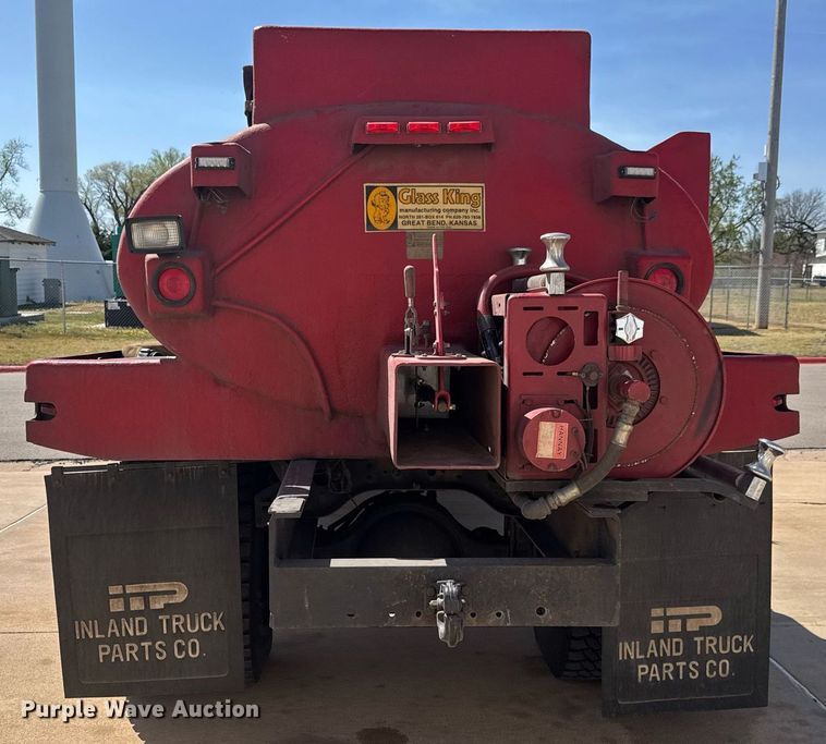 image for item EQ1309 1989 International S1800 fire truck