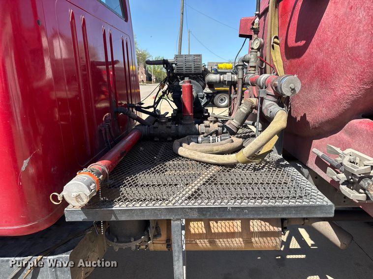 image for item EQ1309 1989 International S1800 fire truck