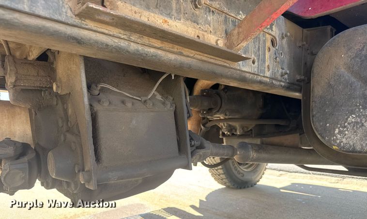 image for item EQ1309 1989 International S1800 fire truck