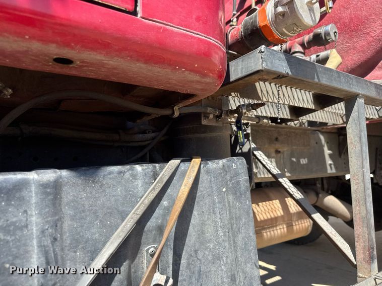 image for item EQ1309 1989 International S1800 fire truck