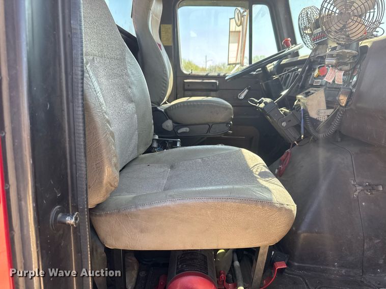 image for item EQ1309 1989 International S1800 fire truck