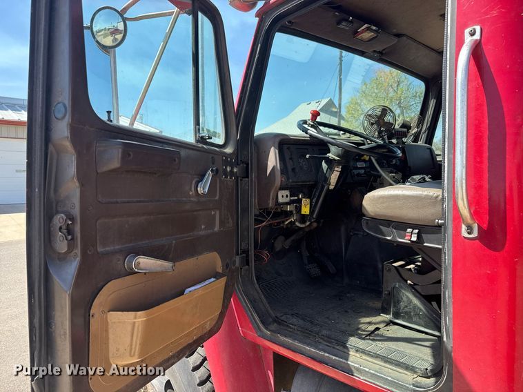 image for item EQ1309 1989 International S1800 fire truck