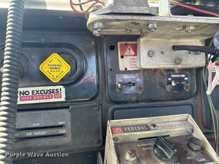 image for item EQ1309 1989 International S1800 fire truck