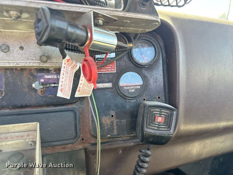 image for item EQ1309 1989 International S1800 fire truck